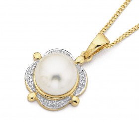 9ct+Freshwater+Pearl+%26amp%3B+Diamond+Pendant