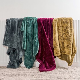 Design-Republique-Evelyn-Faux-Fur-Blanket on sale