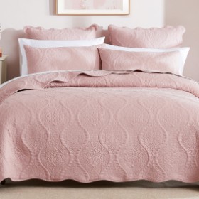 KOO+Lola+Quilted+Coverlet+Set+with+Scallop+Edge+220+x+240cm