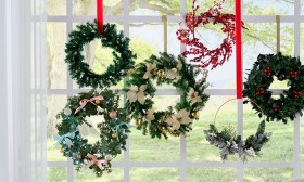 Jolly+%26amp%3B+Joy+Wreaths