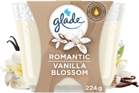 Glade+Scent+Candle+Romantic+Vanilla+224g