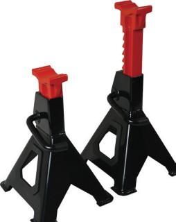 ToolPRO-2000kg-Ratchet-Car-Stands on sale