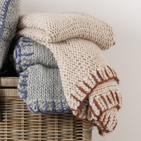 Amparo+Stitched+Chunky+Knit+Throw