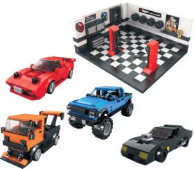 Plastic-Brick-Sets on sale