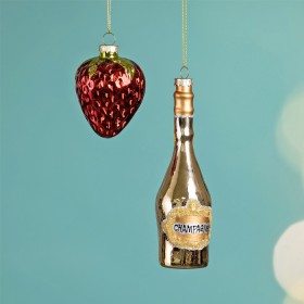 Champagne-Strawberry-Set on sale
