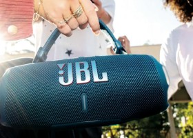 JBL-Charge-6-Portable-Blutooth-Speaker-Blue on sale