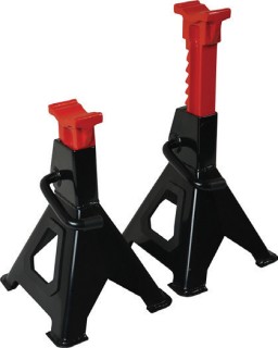 ToolPRO-2000kg-Ratchet-Car-Stands on sale