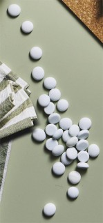 Tuscan-Path-17-19mm-Decorative-Glass-Pebbles-in-Frosted-White on sale