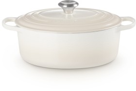 Le-Creuset-Meringue-Round-Casserole-26cm on sale
