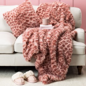 Marlo+Mia+Blanket+%26amp%3B+Cushion+Pack+Pink