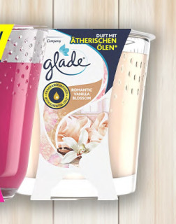 Glade-Scent-Candle-Romantic-Vanilla-224g on sale