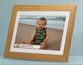 Jackson-Frameo-Smart-Photo-Frame-7-16GB-White-Oak on sale