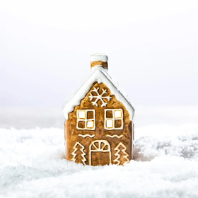 Christmas-Wishes-Ceramic-Gingerbread-House-Chimney-LED on sale
